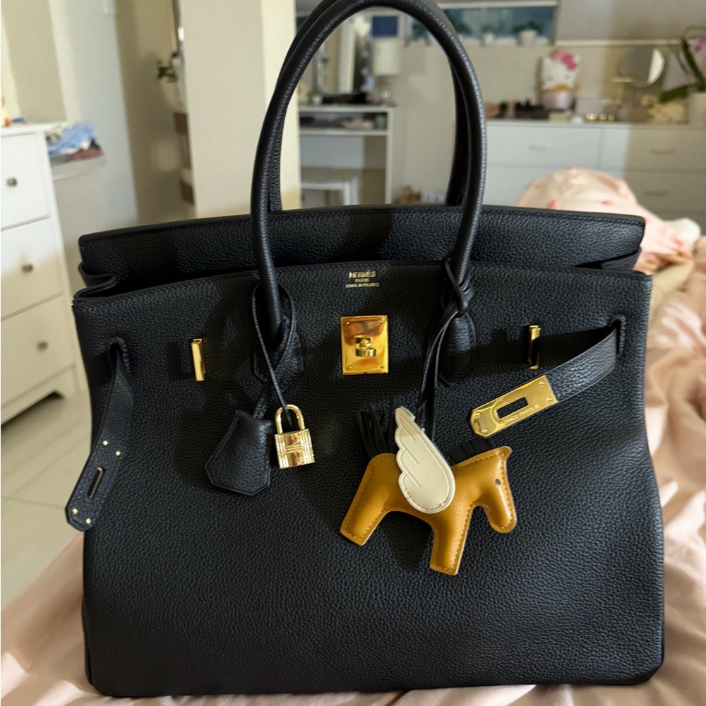Birkin 35cm Black Leather handbag Gold hardware no scratches mint condition